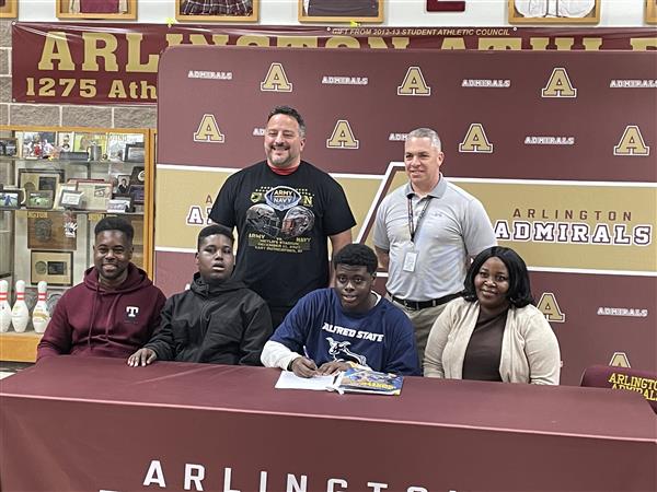 Ezeliel Robertson Football Alfred State